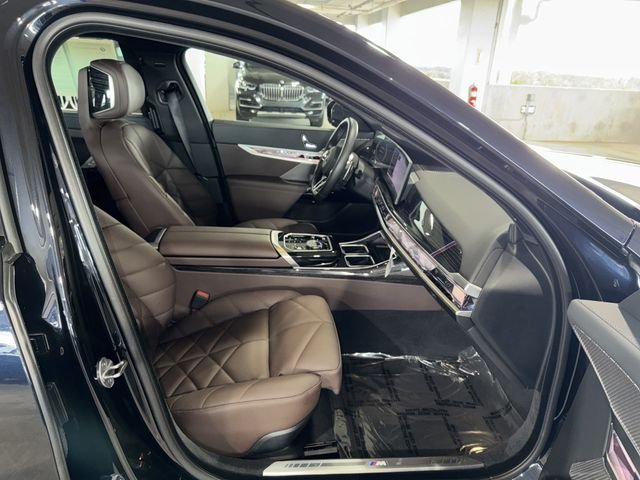 Used 2025 Carbon Black Metallic BMW 740i image 10