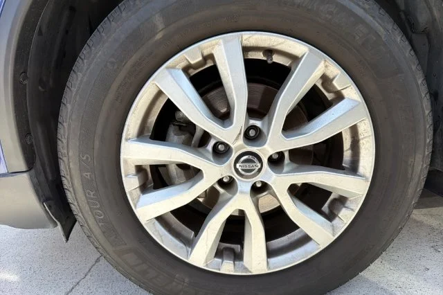 Used 2018 Caspian Blue Nissan SV image 5