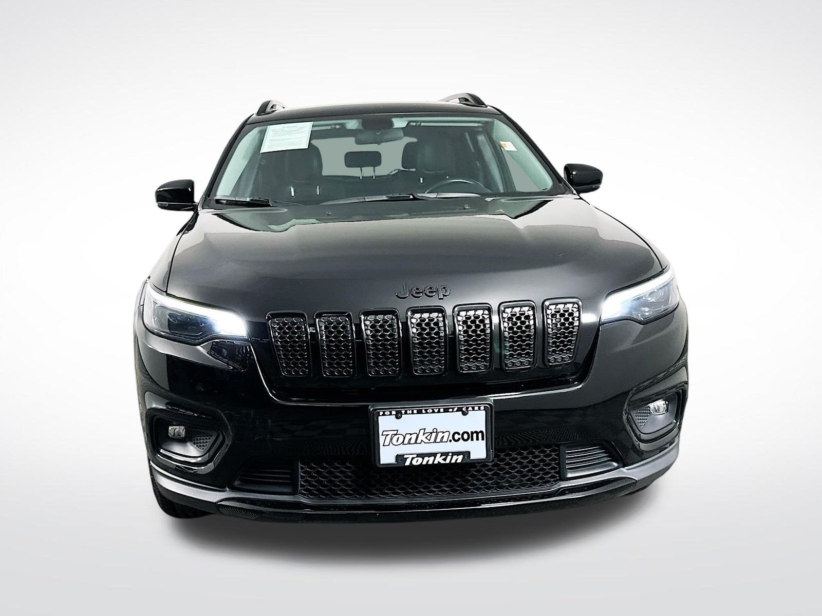 Used 2020 Diamond Black Crystal Pearlcoat Jeep Latitude Plus image 2