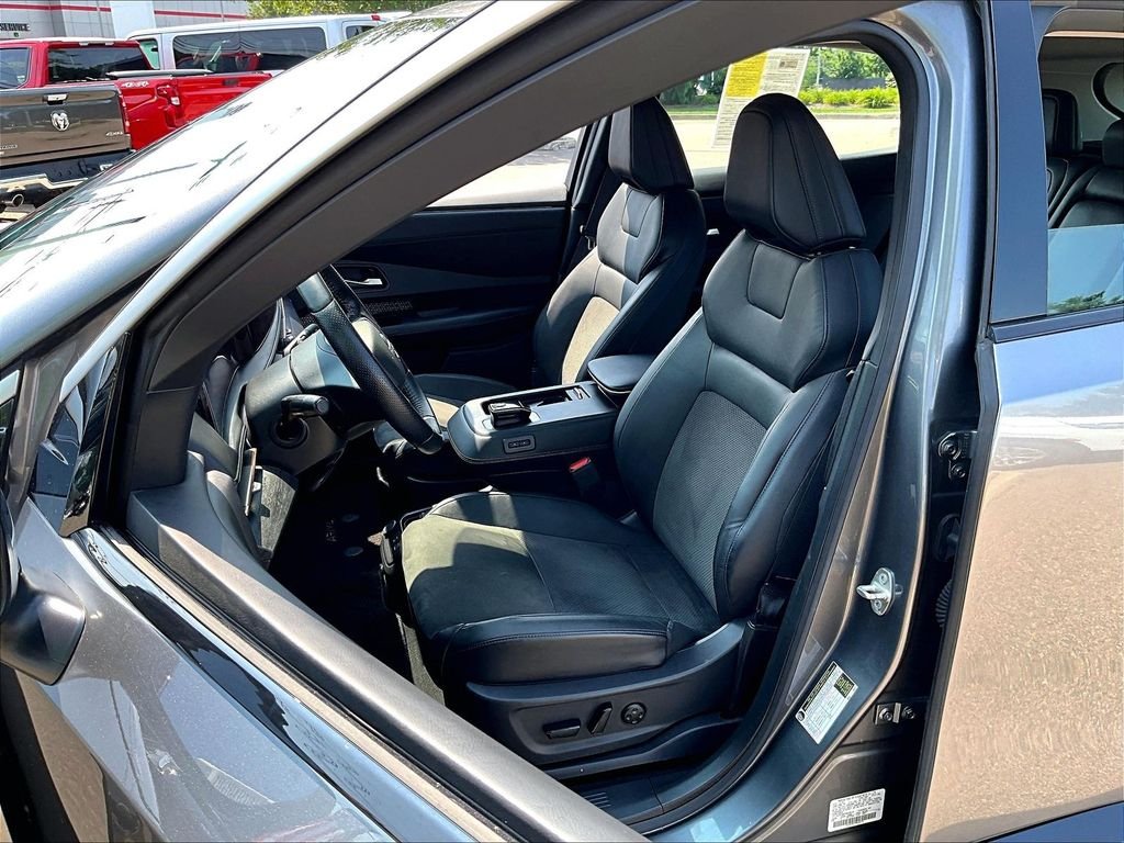 Certified Used 2023 Gray Nissan ENGAGE image 10