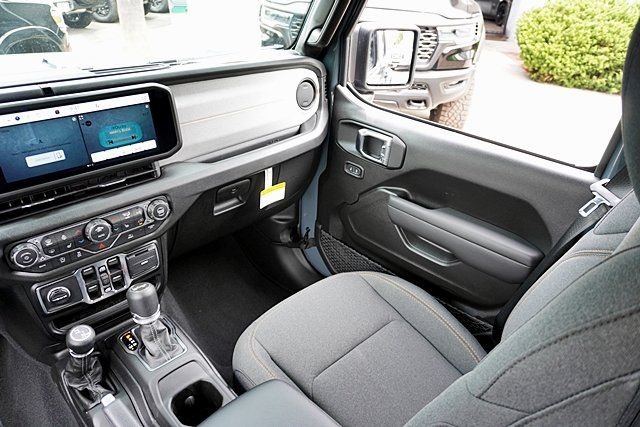 New 2026 Anvil Clear-Coat Exterior Paint Jeep Sport S image 30