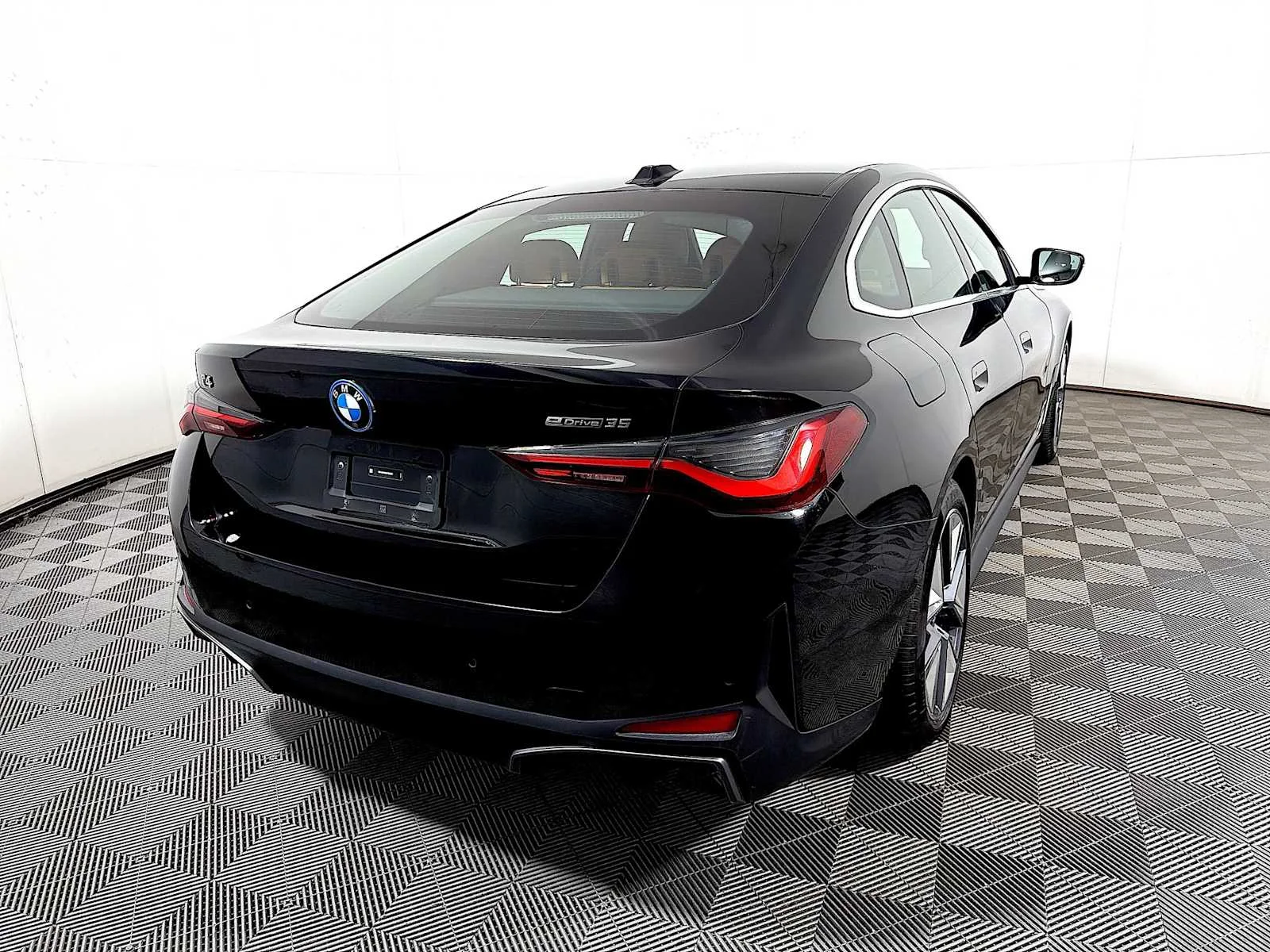 2024 BMW i4 35 - Photo 6