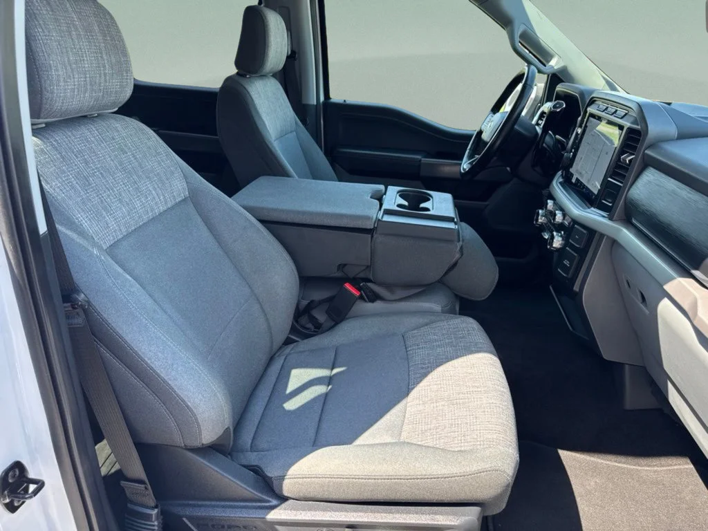 Used 2022 Oxford White Ford XLT image 30