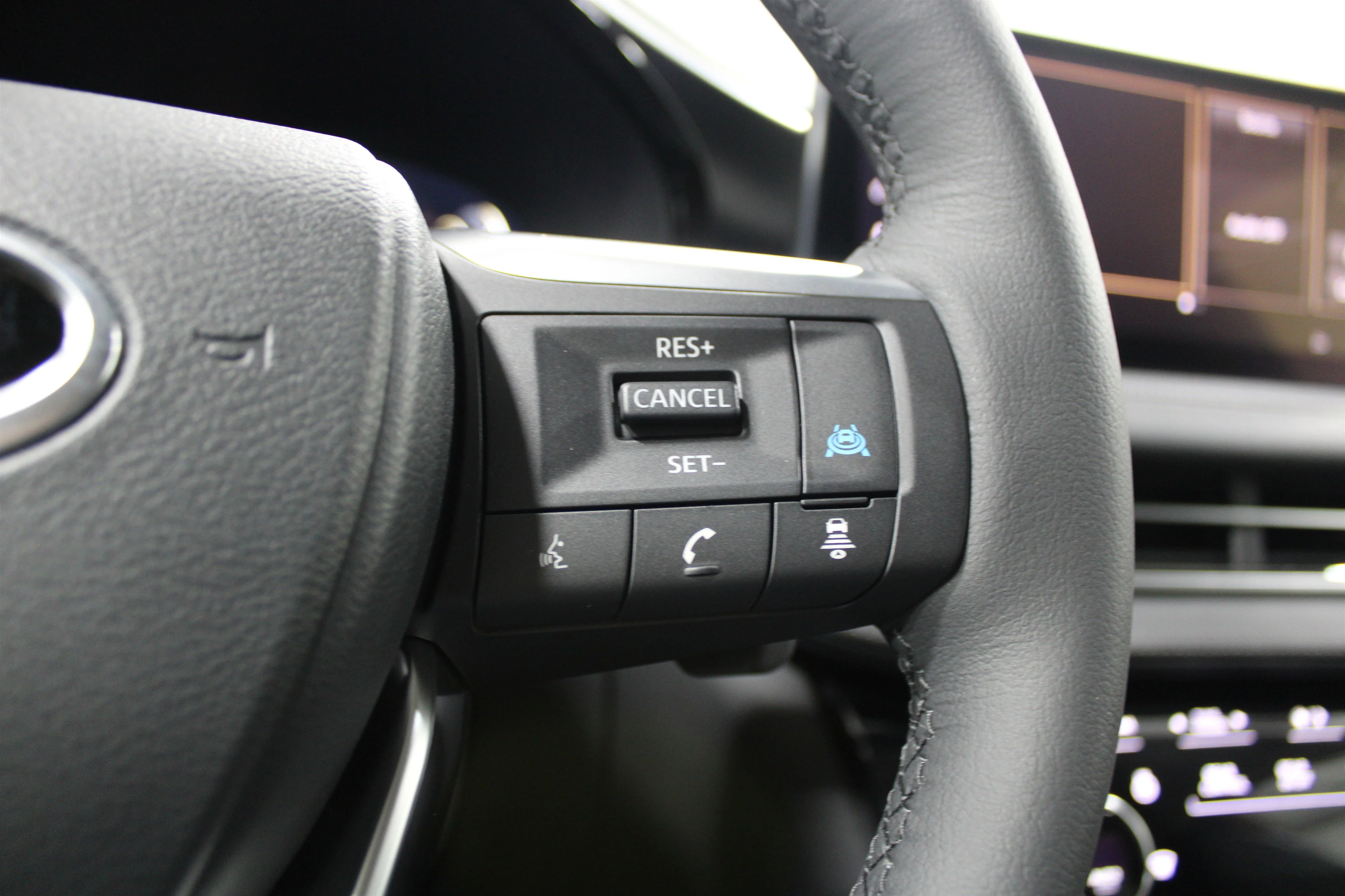 2027 INFINITI QX60 LUXE - Photo 11