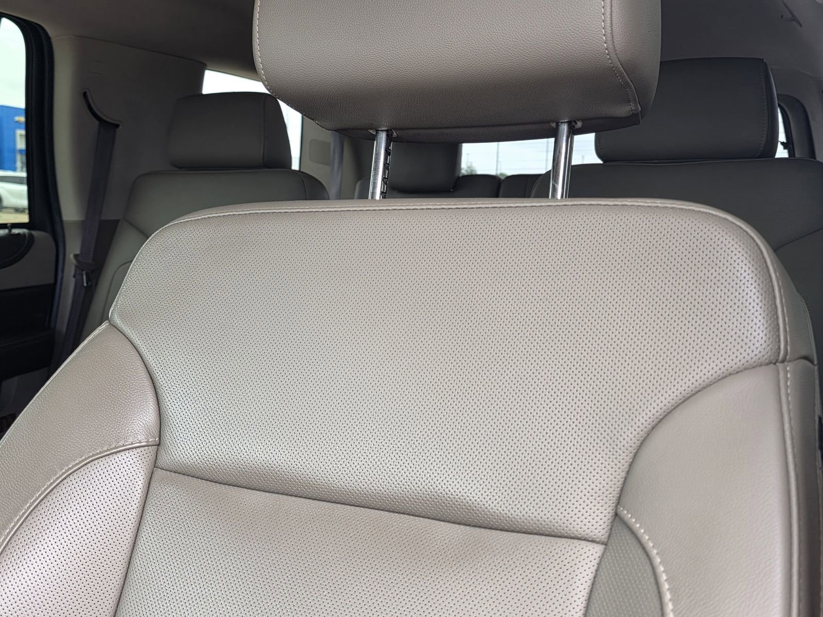 Used 2017 SUMMIT WHITE Chevrolet Premier image 21