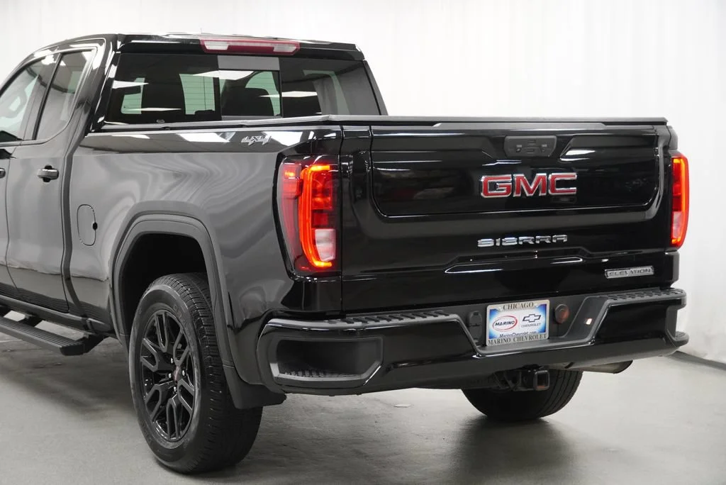 Used 2023 Onyx Black GMC Elevation image 40