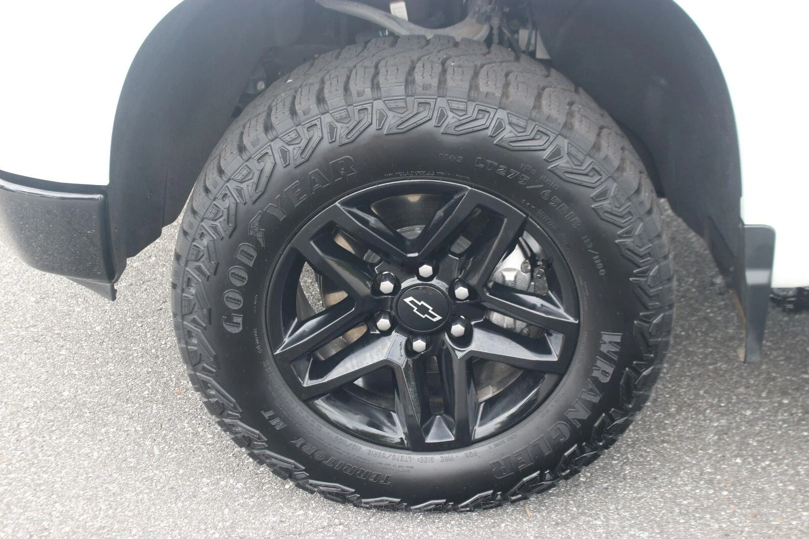 Used 2024 Summit White Chevrolet Custom Trail Boss image 39