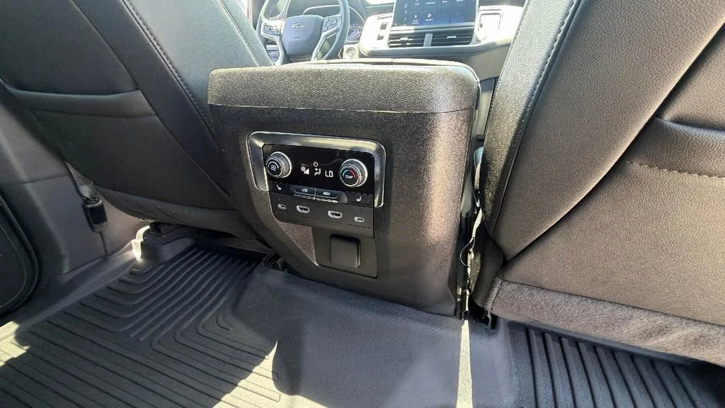 Used 2024 Black Chevrolet Z71 image 36
