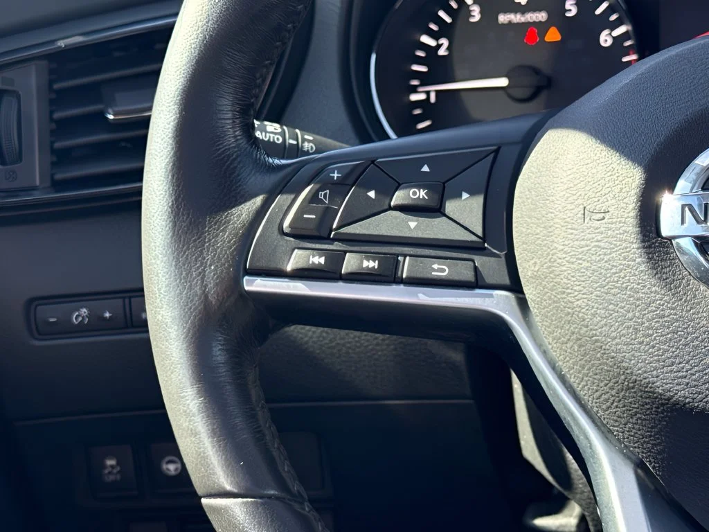 Used 2019 Black Nissan SL image 14