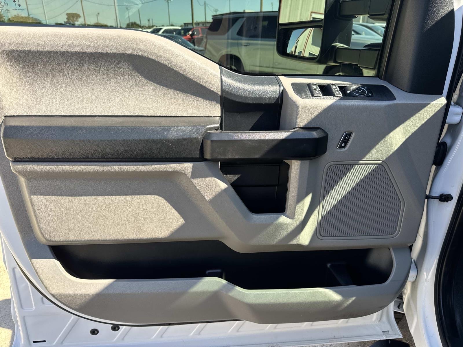 Used 2019 Oxford White Ford XL image 18