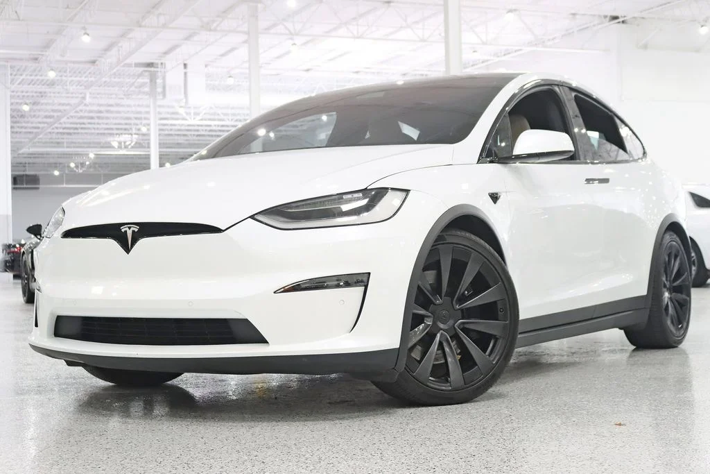 Used 2022  Tesla Plaid image 6