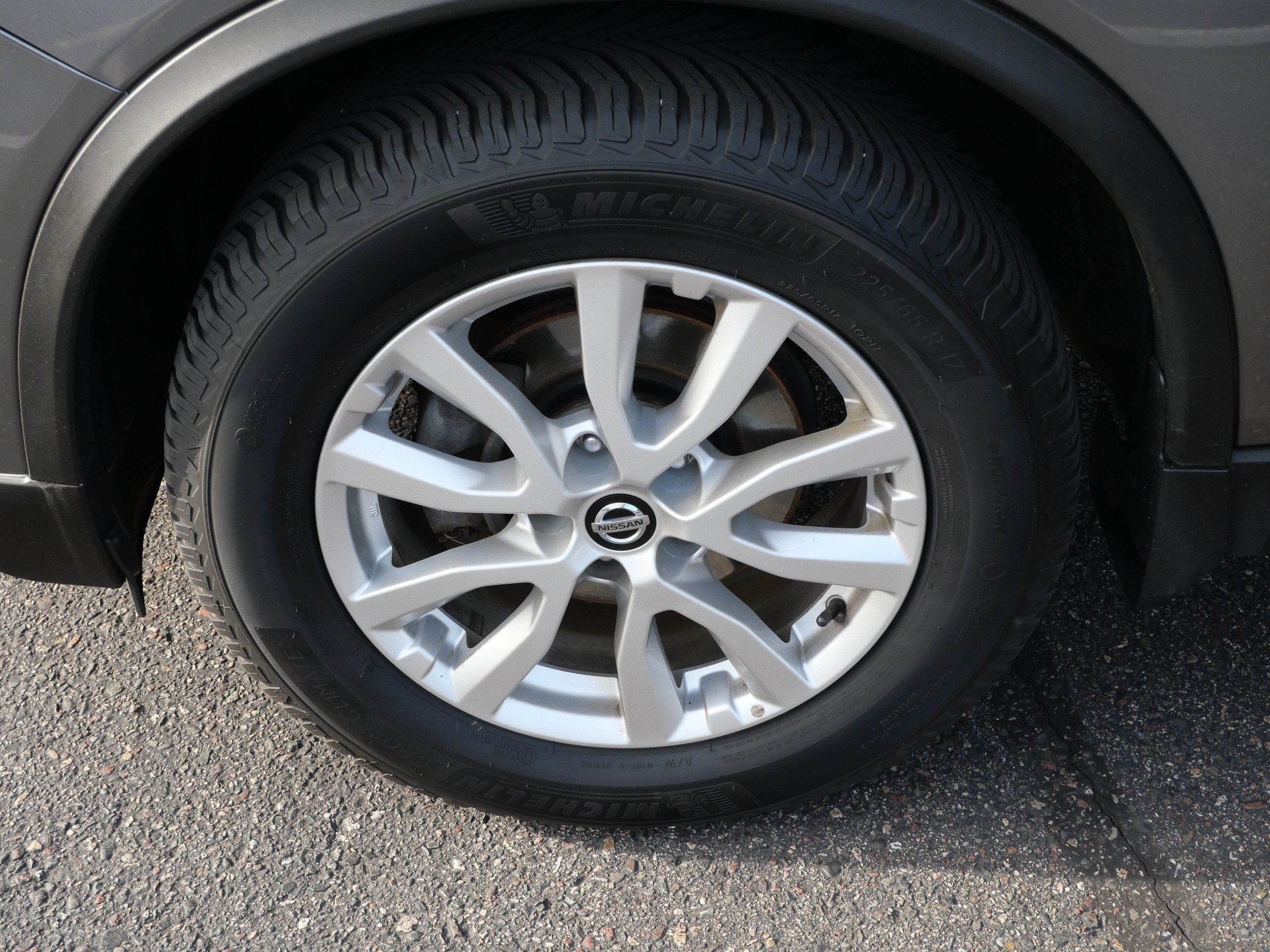 Used 2018 Gun Metallic Nissan SV image 15