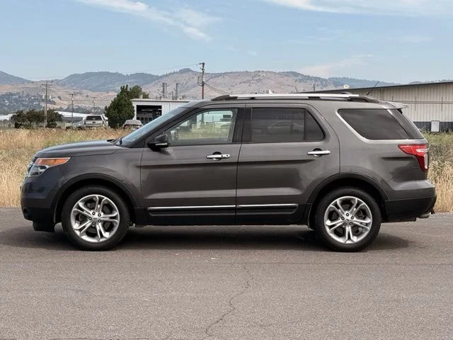 Used 2015 Gray Ford Limited image 2