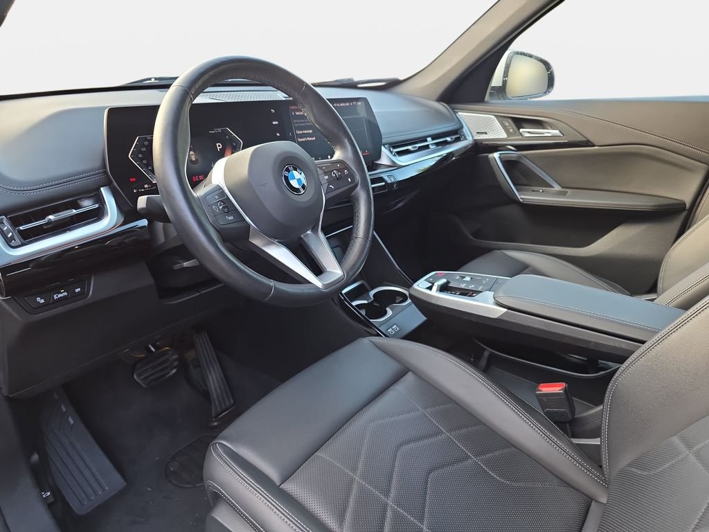 Used 2024 White BMW xDrive28i image 17
