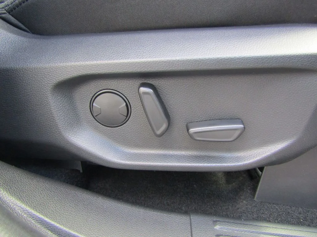 New 2026 Avalanche Ford XLT image 40