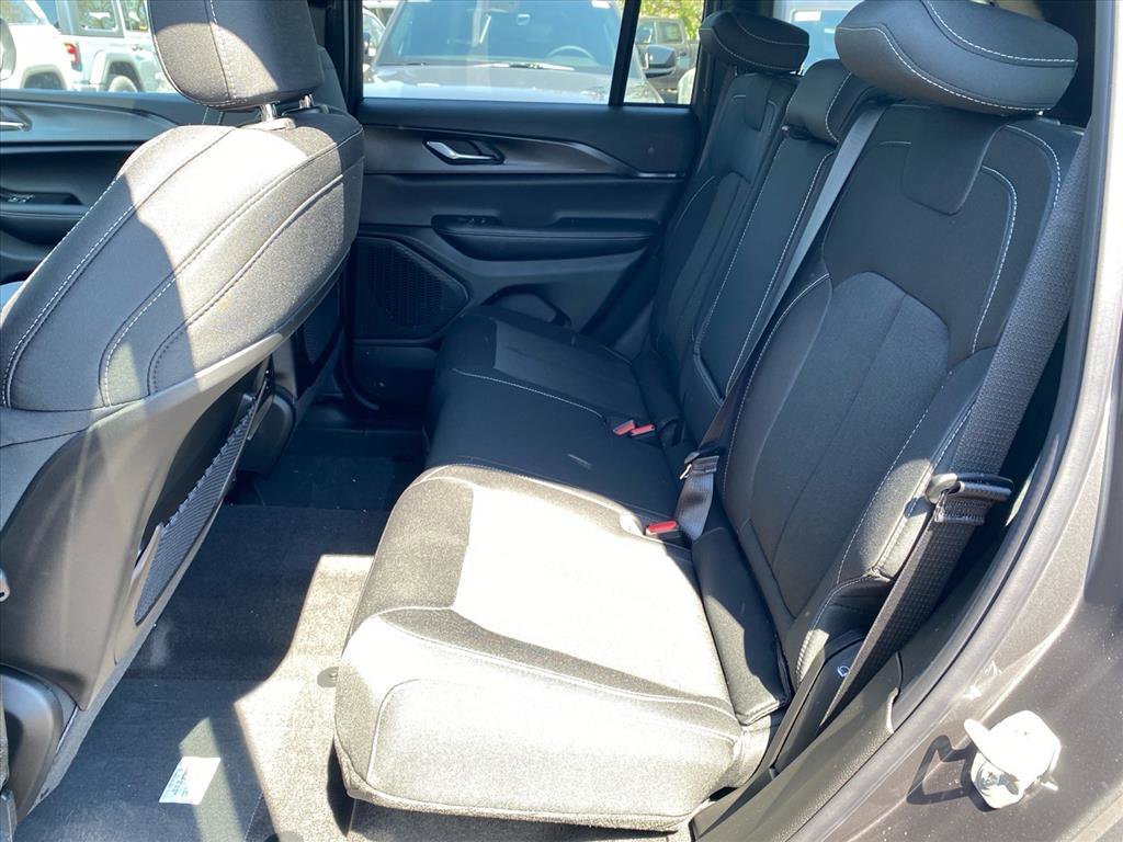 New 2026 Baltic Gray Metallic Clear-Coat Exterior Paint Jeep Laredo X image 14
