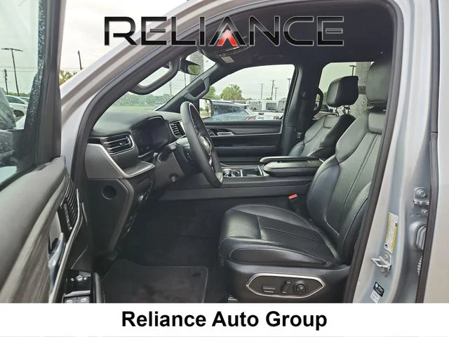 Used 2023 Silver Jeep Series III image 9