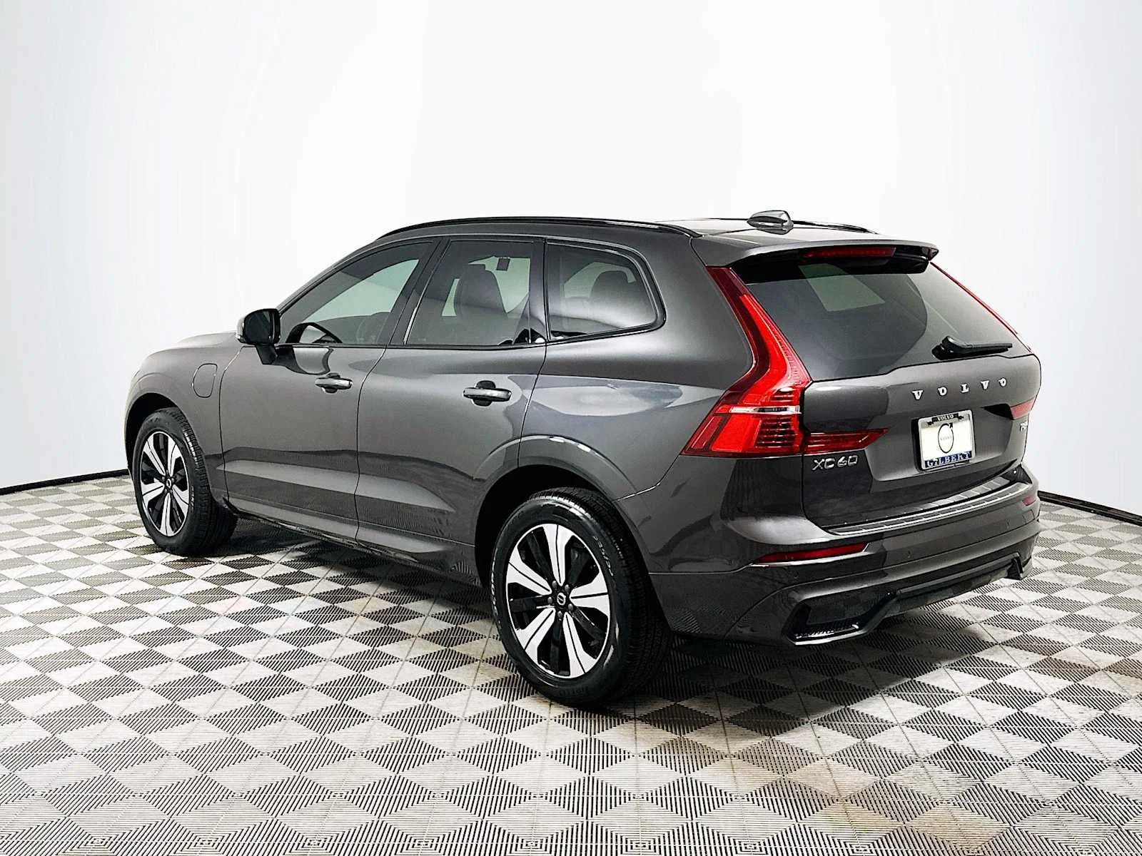 Certified Used 2025 Platinum Grey Volvo Core image 5