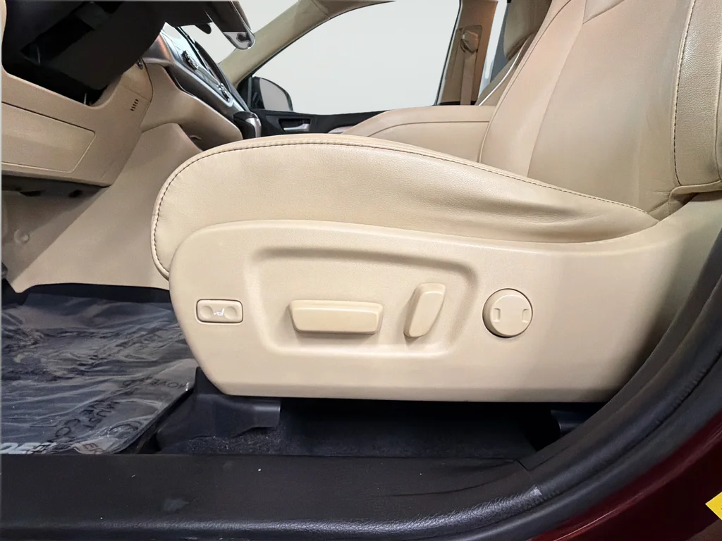 Used 2019 Red Toyota XLE image 17