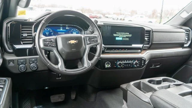 Used 2022 Gray Chevrolet LT image 12