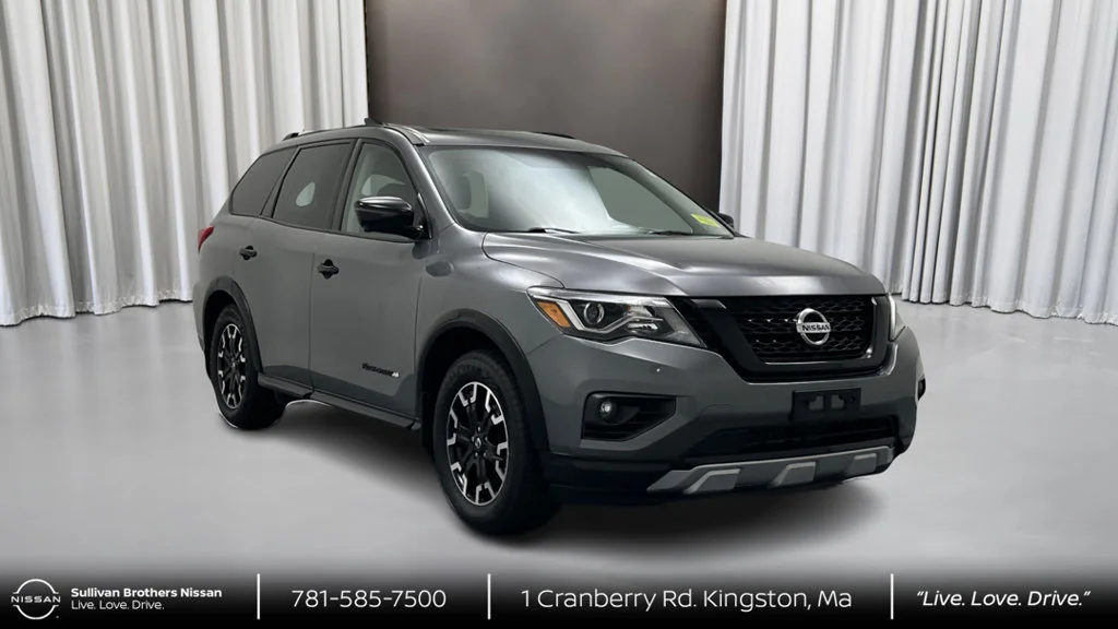Certified Used 2020 Gray Nissan SL image 3