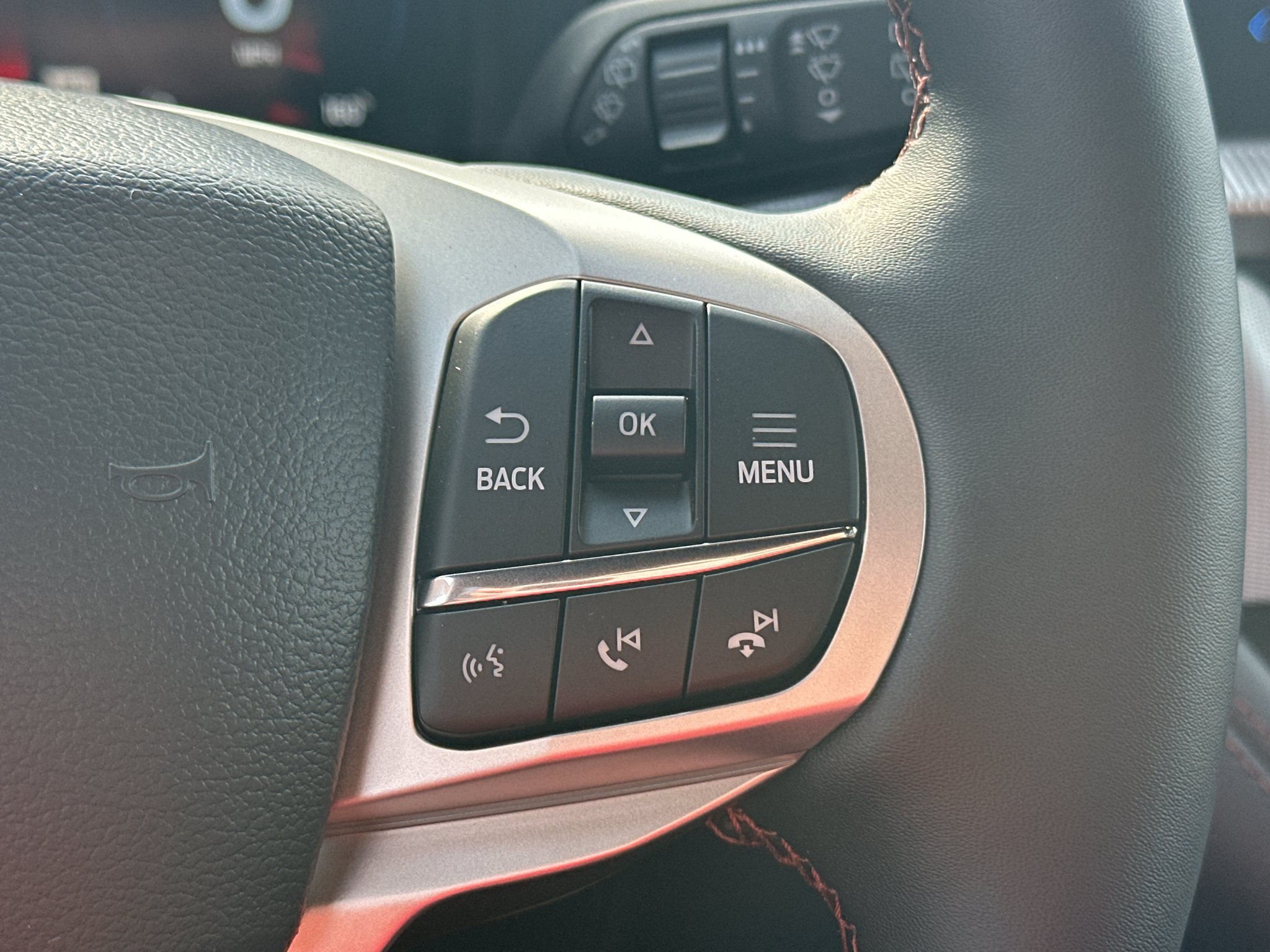 New 2027 Avalanche Gray Ford Active image 18