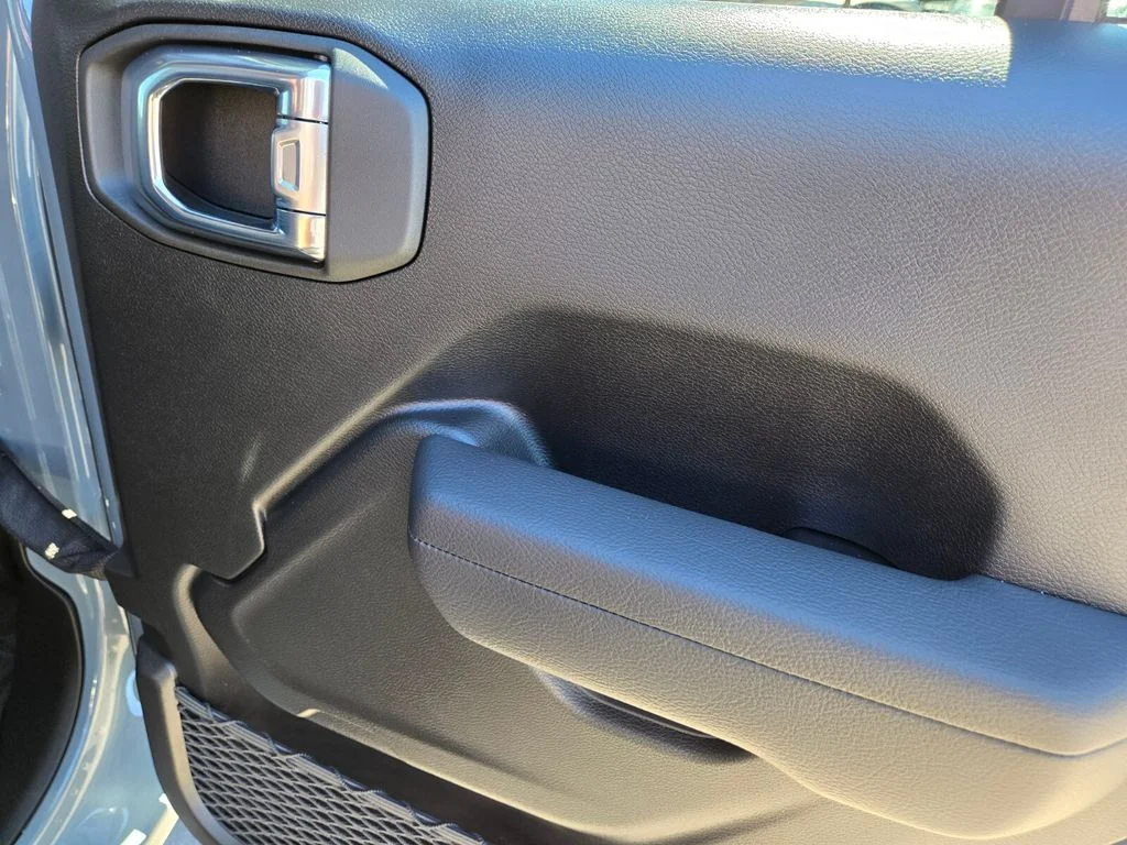 Used 2025 Gray Jeep Sport S image 21
