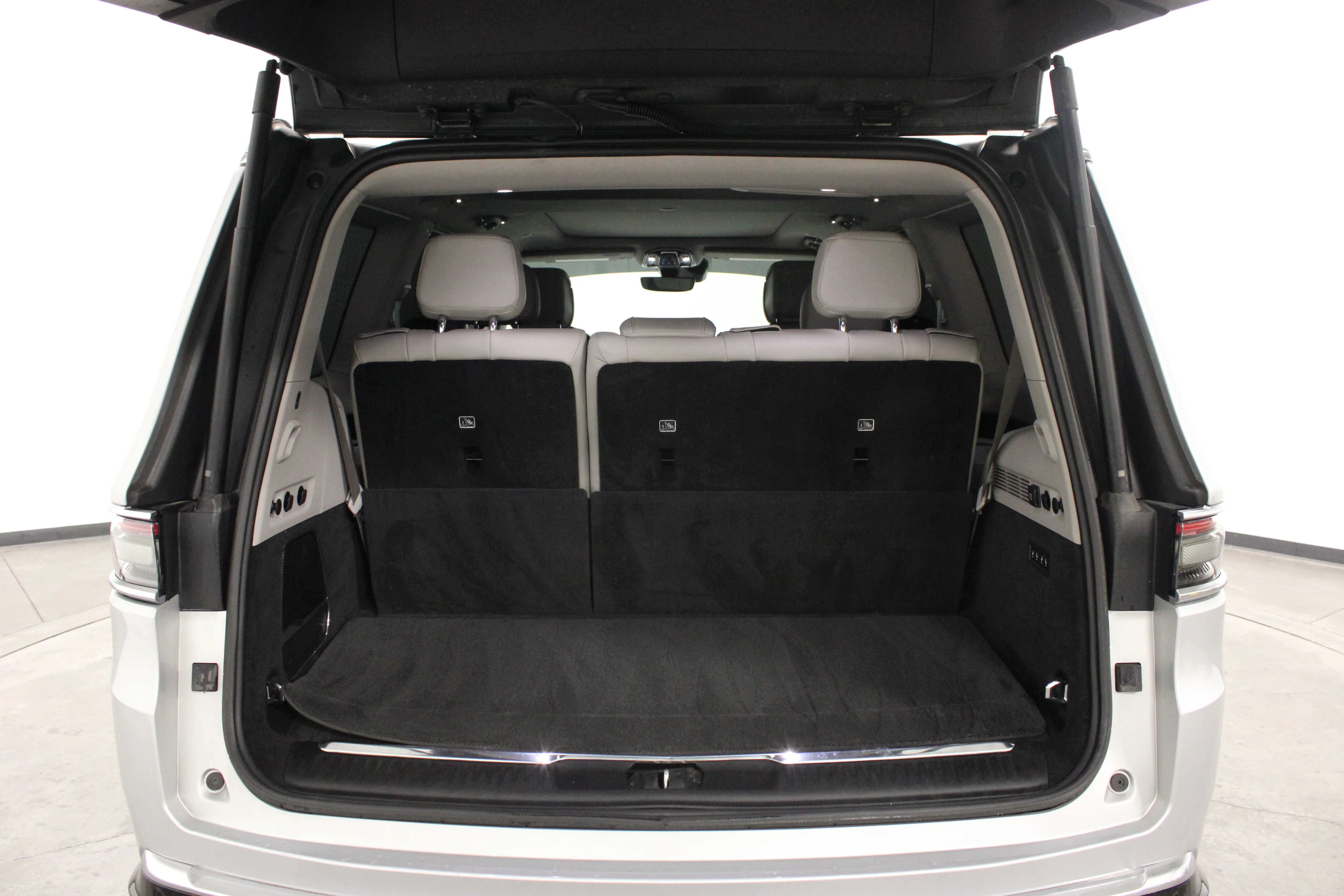 Used 2022 Silver Zynith Jeep Series I image 13