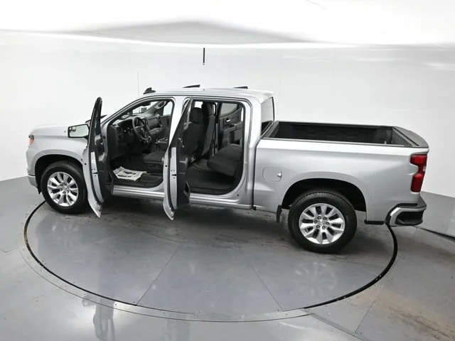Used 2022 SILVER ICE METALLIC Chevrolet Custom image 39