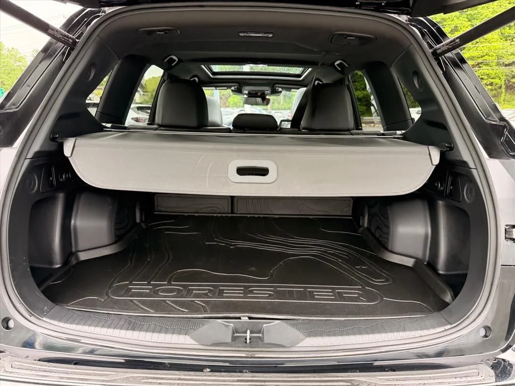 Used 2025 Black Subaru Limited image 31