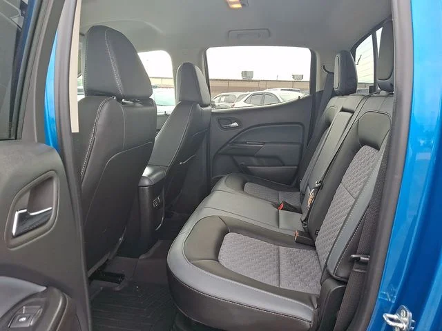 Used 2022 Blue Chevrolet Z71 image 10