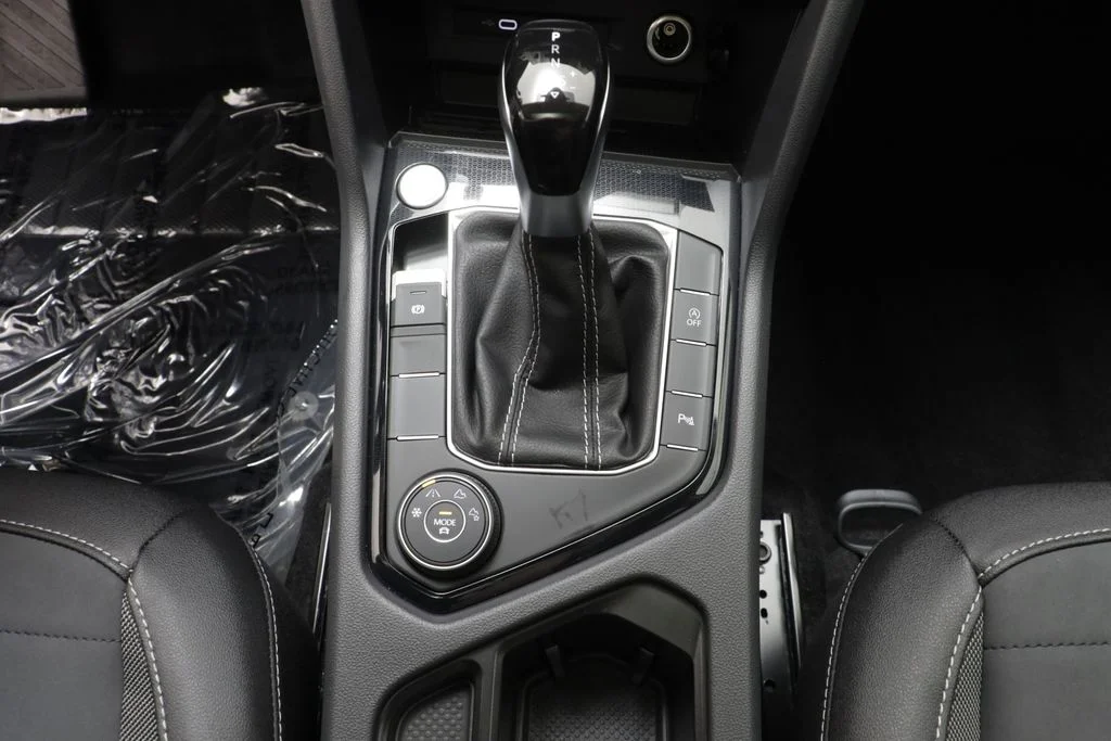 New 2026 Grey Volkswagen 1.5T SE Black image 13