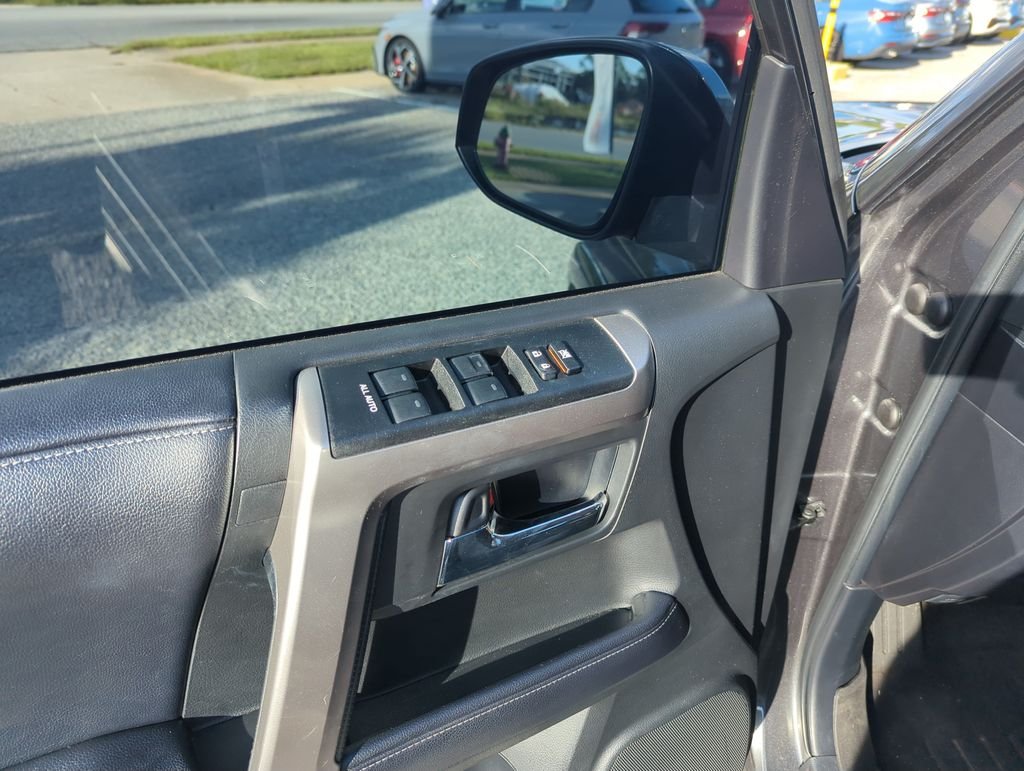 Used 2019 Gray Toyota SR5 image 19