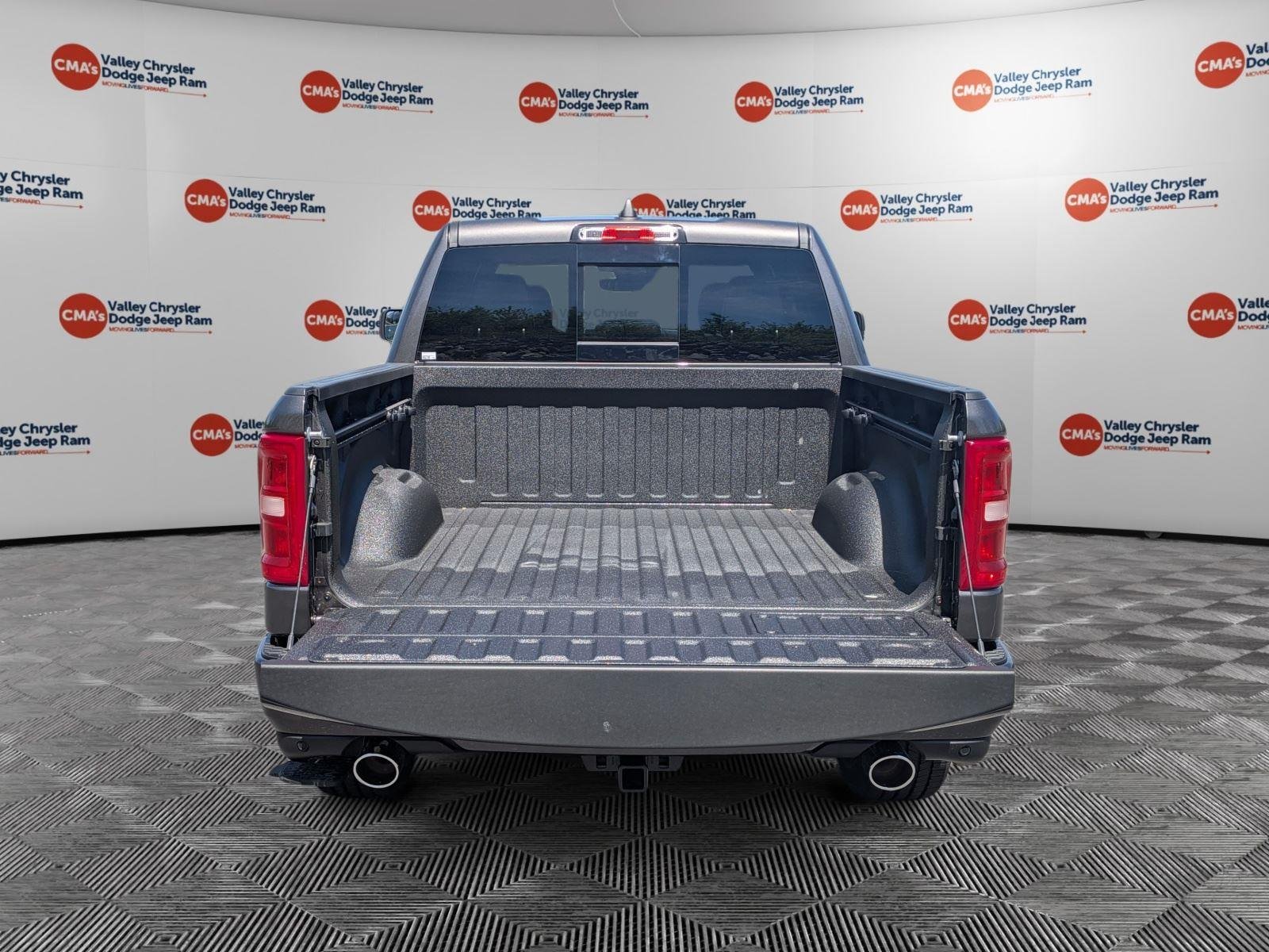 New 2026 Granite Crystal Metallic Clear-Coat Exterior Paint RAM Laramie image 32