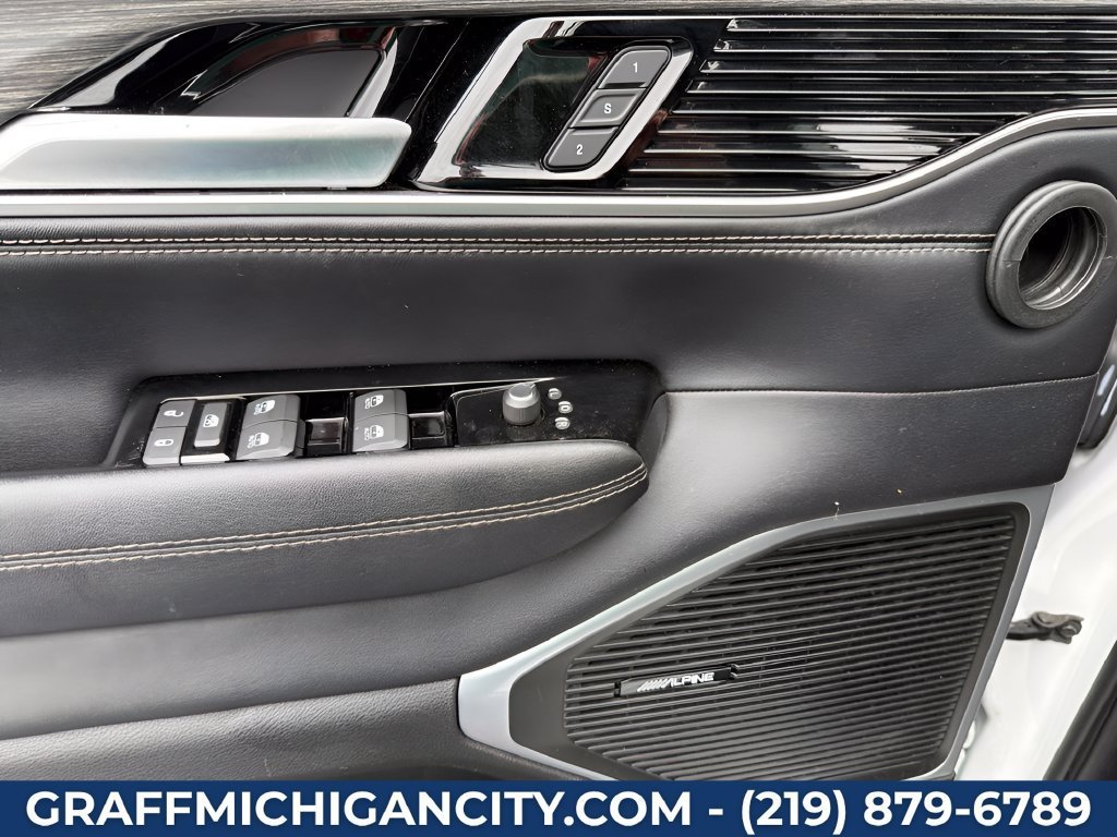 Used 2024  Jeep Series II image 23