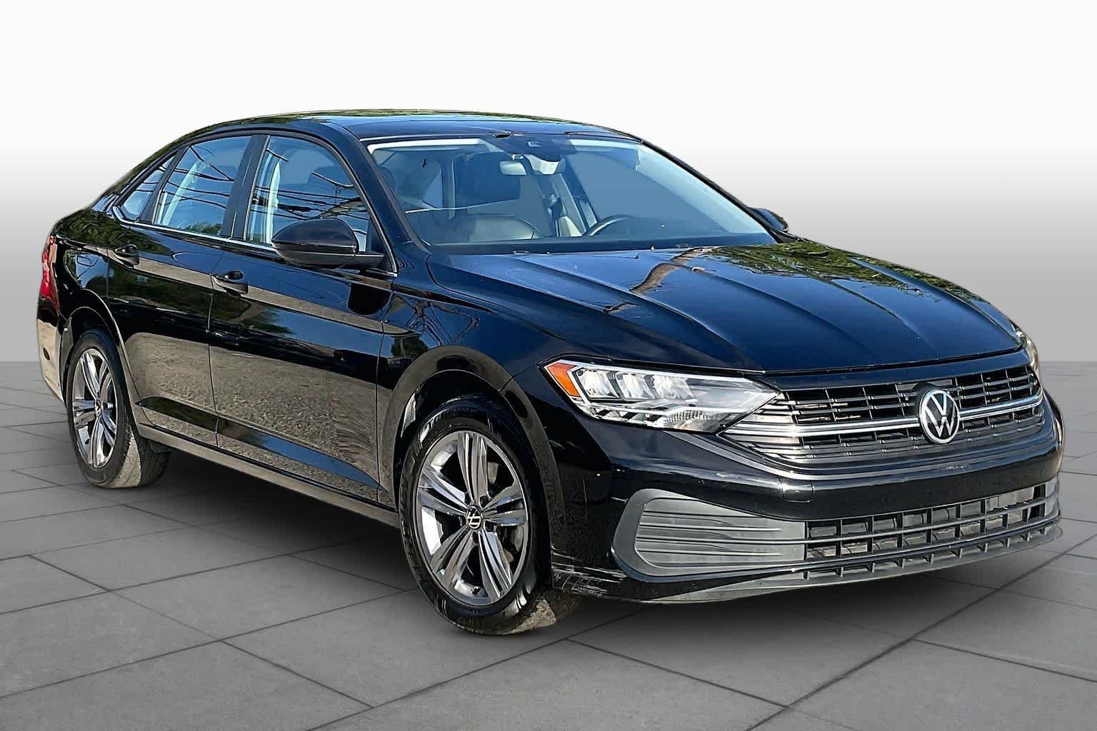 Used 2024 Deep Black Pearl Volkswagen SE image 3