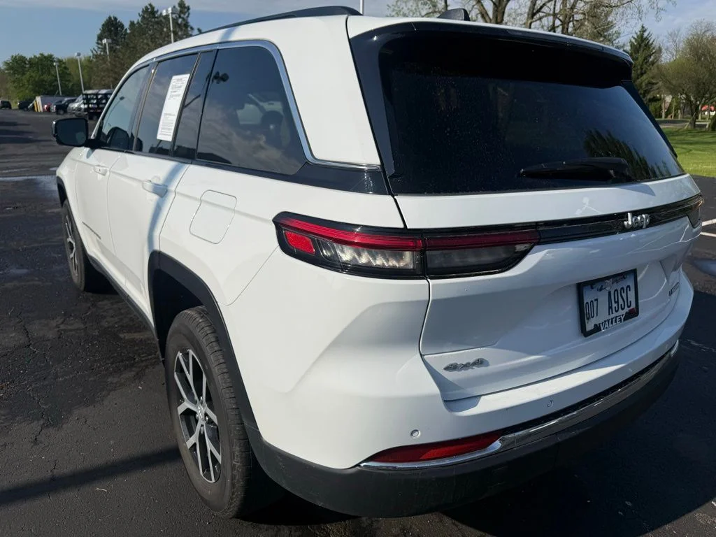Certified Used 2024 White Jeep Limited image 5