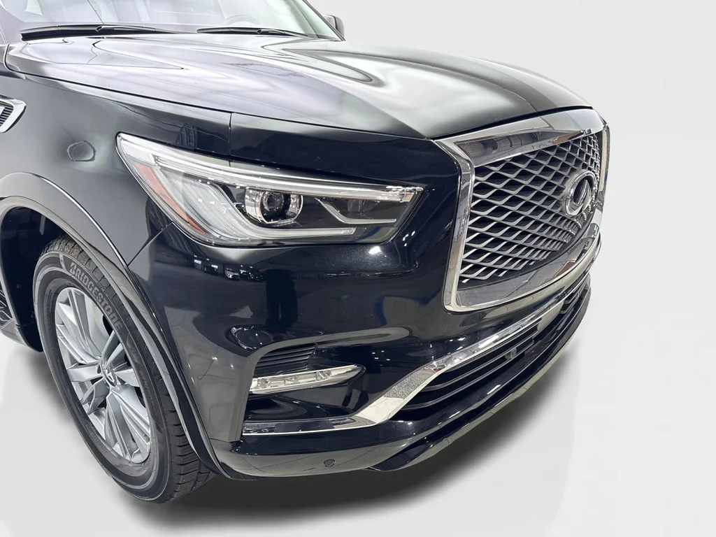 Used 2023 Black INFINITI LUXE image 17