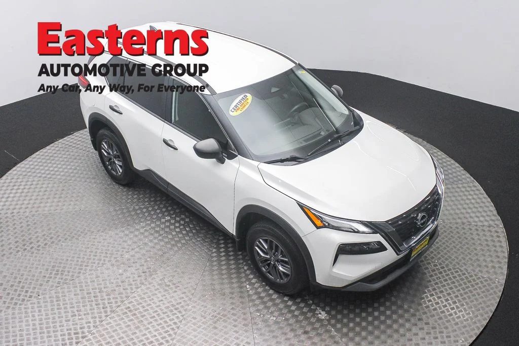 Used 2023 White Nissan S image 3