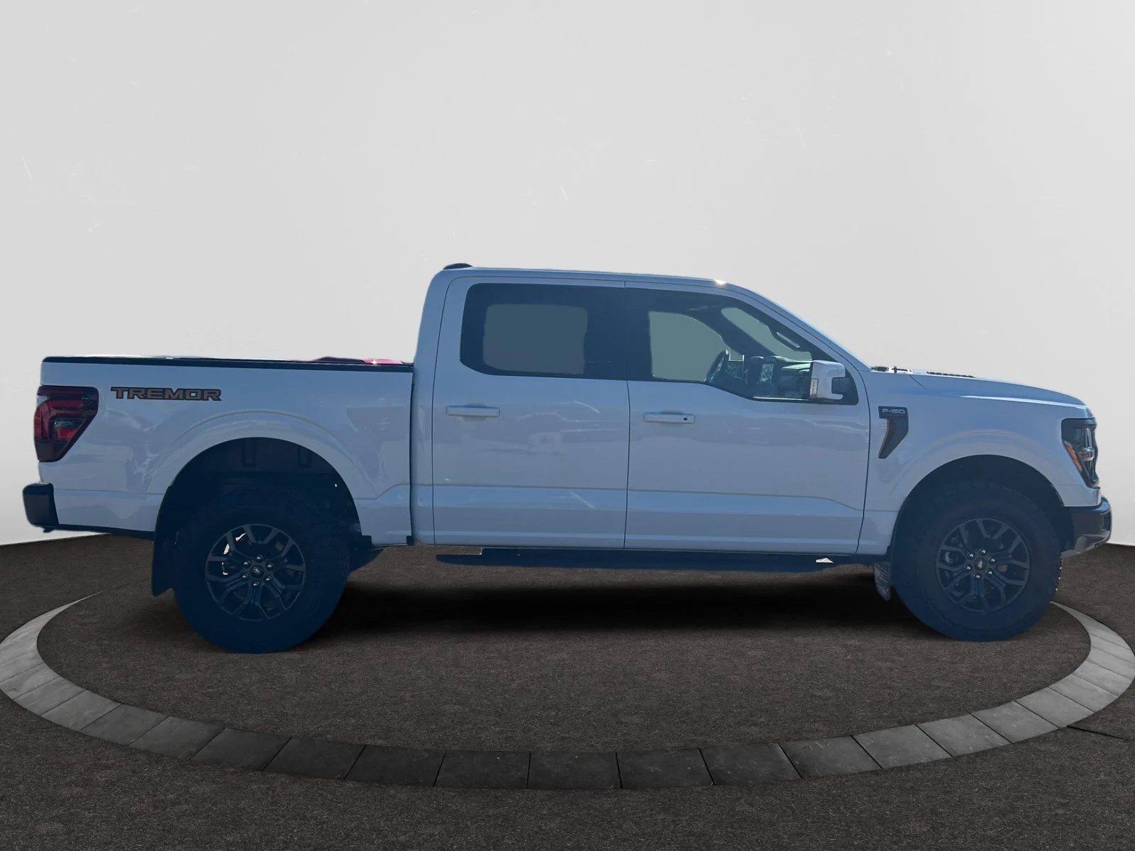 New 2026 Oxford White Ford Tremor image 6