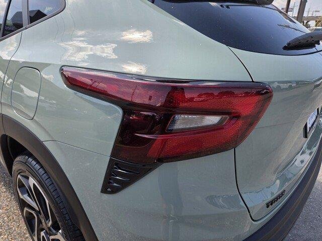 Used 2024 Cacti Green Chevrolet 2RS image 27