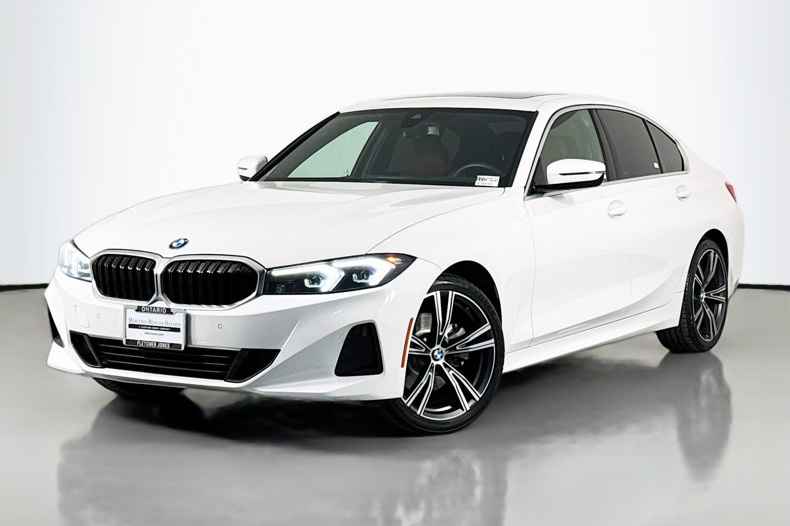 2023 BMW 3 Series 330i Sedan's photo