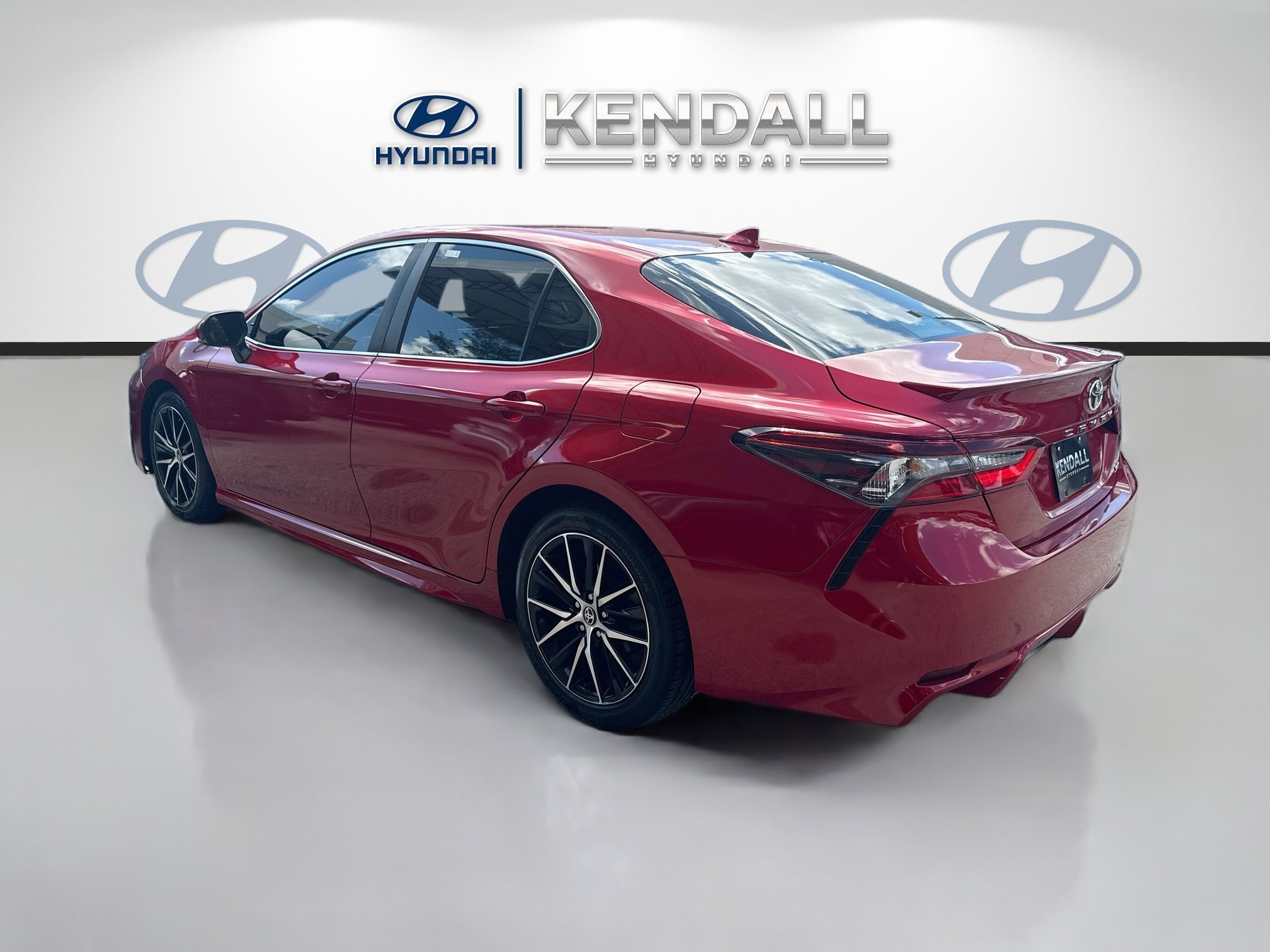 Used 2022 Red Toyota SE image 4