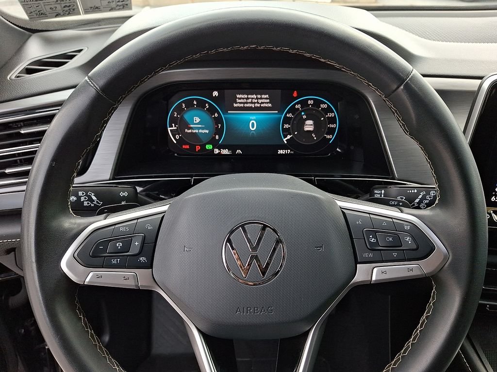 Used 2024 Black Volkswagen 2.0T SE image 19