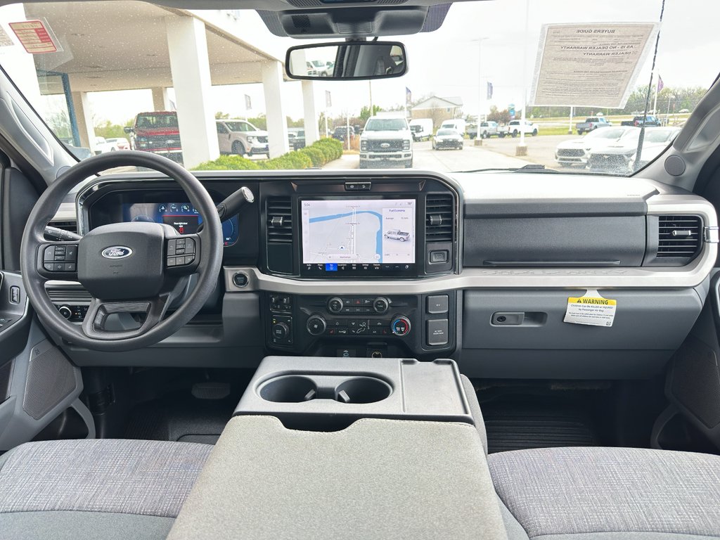 Used 2025 Oxford White Ford XLT image 12