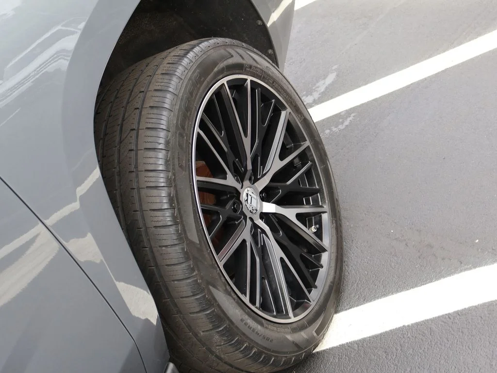 Used 2018 Gray Chevrolet LT image 41
