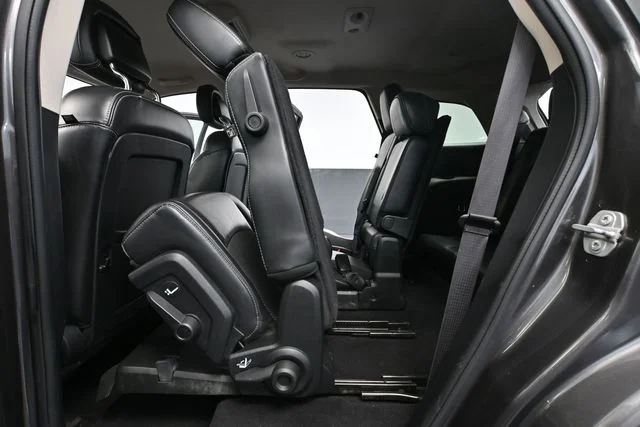 Used 2017 Gray Dodge Crossroad image 37
