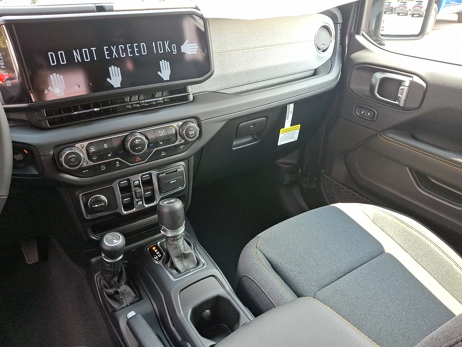 2025 Jeep Wrangler 4-Door Sahara - Photo 12
