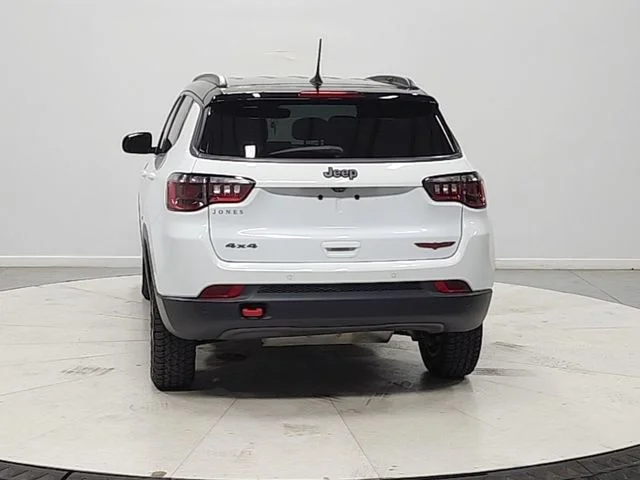 Used 2022 White Jeep Trailhawk image 6