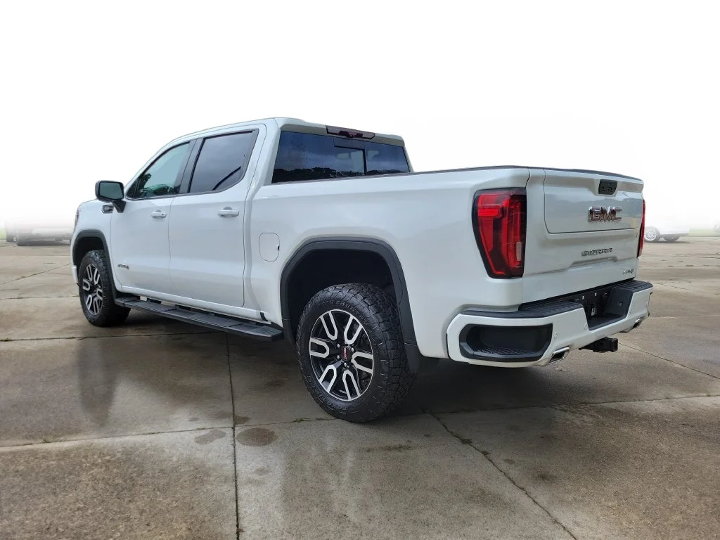 Used 2021 White GMC AT4 image 3
